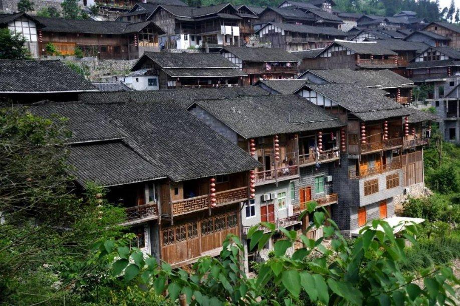 张工出席市安委会(扩大)会议,强调要深入排查整治风险隐患,坚决防范遏制重特大事故